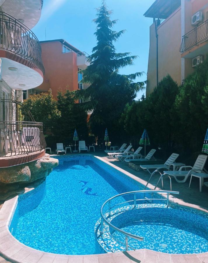 Hotel Dolphin Равда Екстериор снимка