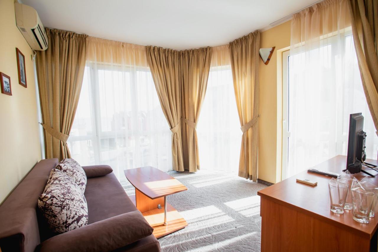 Hotel Dolphin Равда Екстериор снимка