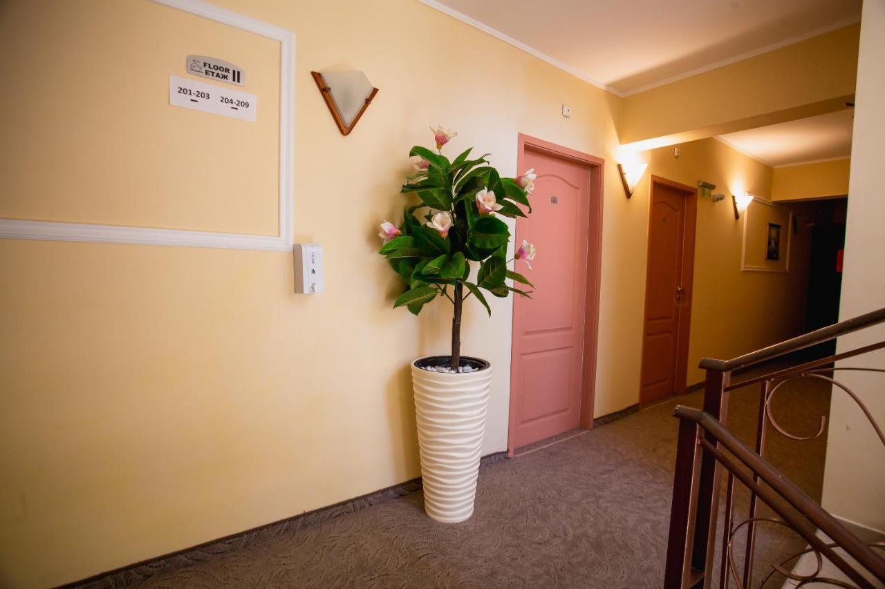 Hotel Dolphin Равда Екстериор снимка